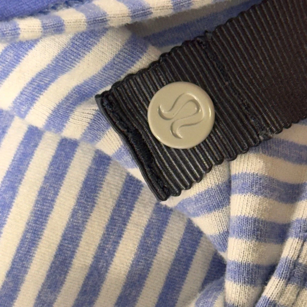 Lululemon Vinyasa Scarf Blue White Stripe Reversible Snap Infinity Wrap OS